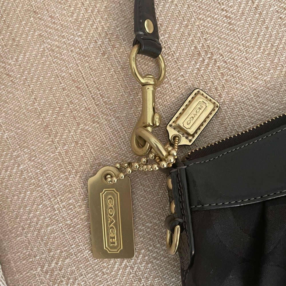 Small Coach Shoulder Bag - Picture 5 of 10